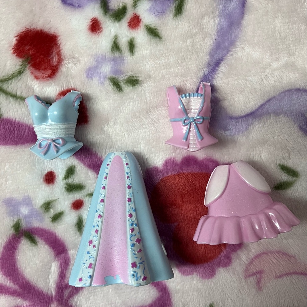 Princess and the Pauper mini kingdom plastic outfits (no doll)